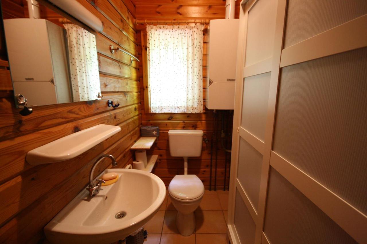 Bungalow; Haus 111 Ferienpark Twistesee, Бад Аролзен Екстериор снимка