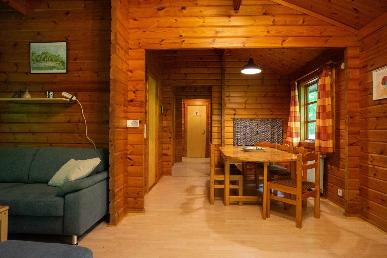 Bungalow; Haus 111 Ferienpark Twistesee, Бад Аролзен Екстериор снимка
